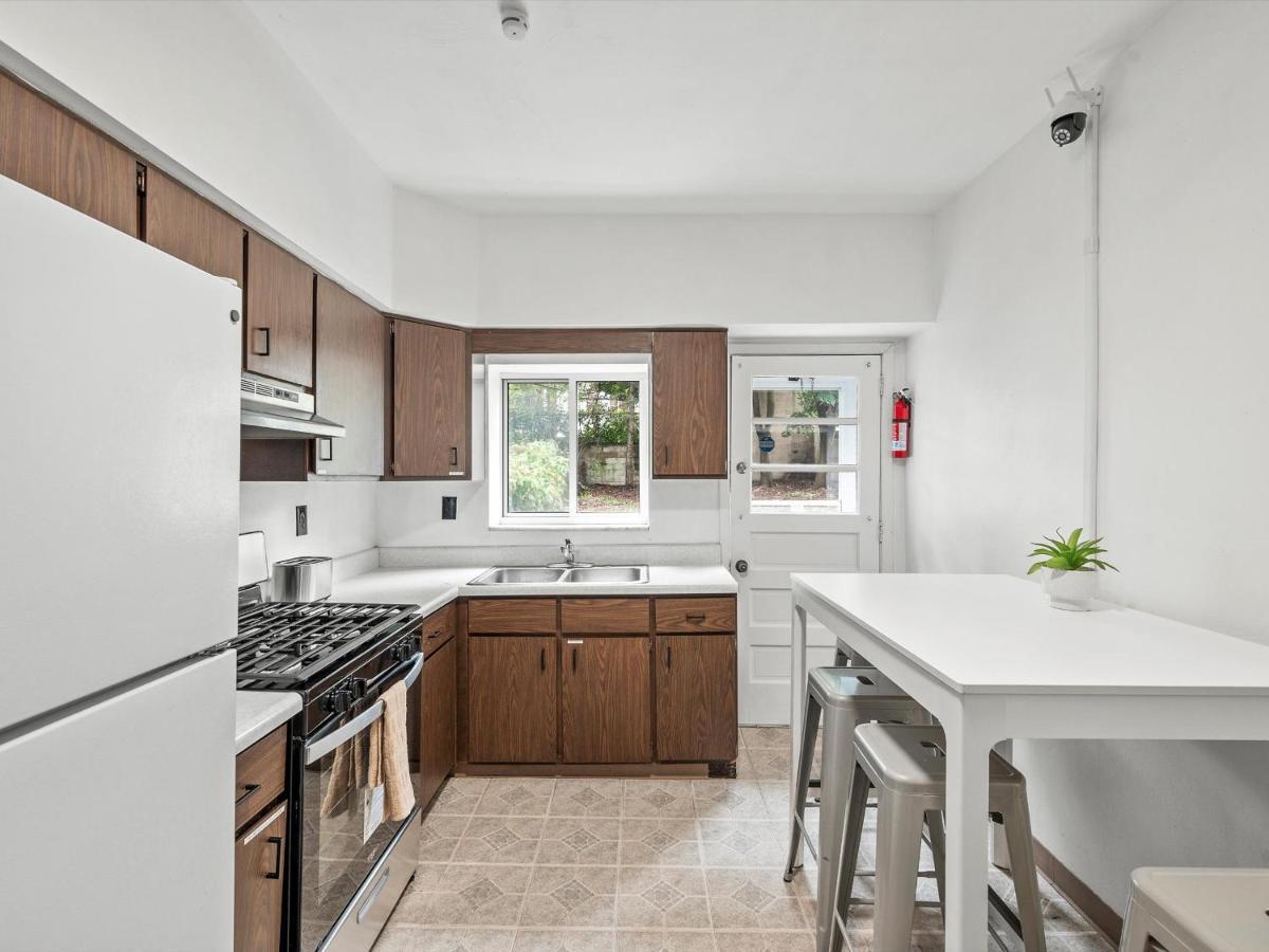 Oakland/University @G Modern And Bright Private Bedroom With Shared Bathroom بيتسبرغ المظهر الخارجي الصورة